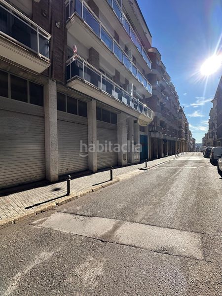 Foto 0187380d-3eb2-4868-8a2a-ea0961c50a24. Local comercial a Plaça Catalunya Manresa