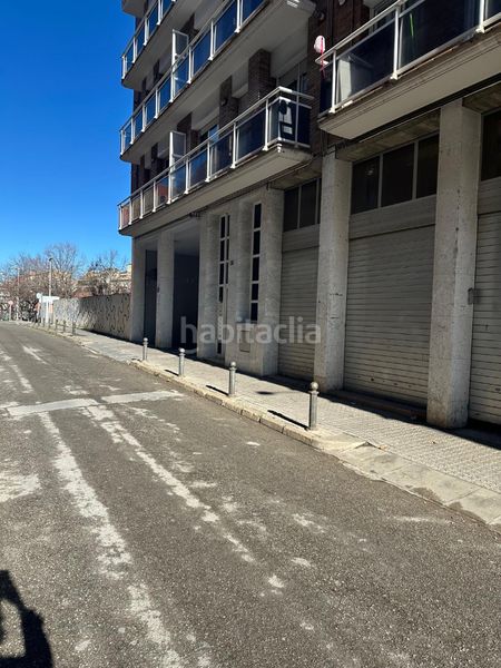 Foto 54310243-1ff0-40d5-acdf-8ccad92990d0. Local comercial a Plaça Catalunya Manresa