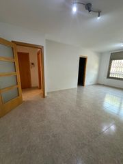 Etagenwohnung in Barri Mion - Puigberenguer. Pis amb terrassa, p�rquing i traster en venda a manresa