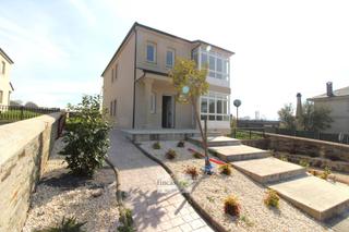 Haus en Parroquias del Este. Chalets de obra nueva al lado de lugo