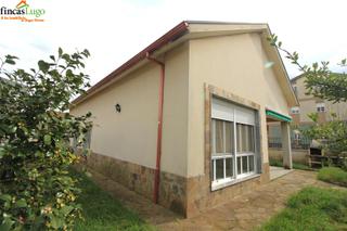 Haus en Baralla. Chalet independiente en baralla