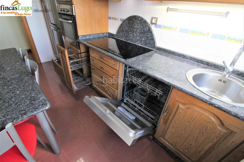 Foto e7ad92ad-75d4-4b01-8f18-58d460ca58a3. Alquiler apartamento piso al lado de la plaza de augas ferreas en Lugo