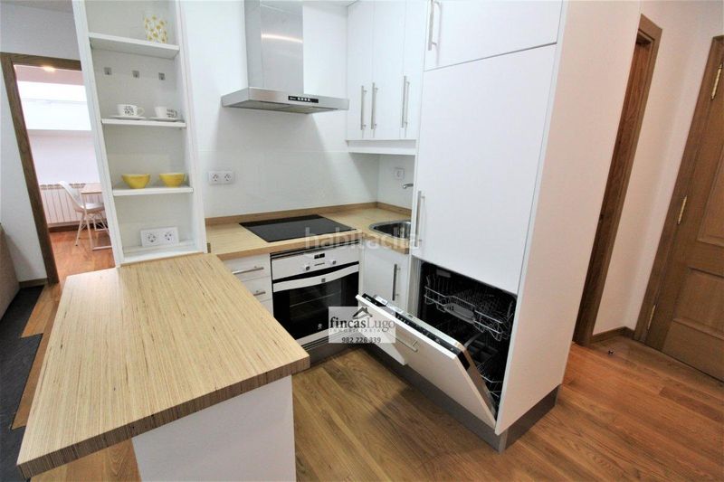 Foto d815f6c2-455b-4125-ab04-c9009679f46d. Piso oportunidad inversión en Centro - Recinto Amurallado Lugo