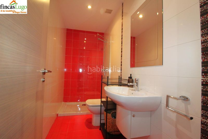 Foto b59c3b18-f149-401f-a35d-3ebd4ace444e. Casa con riscaldamento parcheggio piscina in Parroquias del Este Lugo
