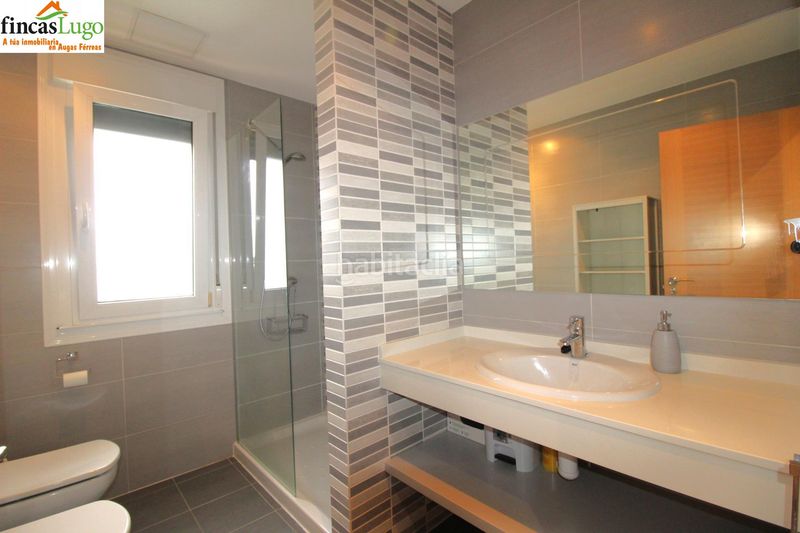 Foto baf6337b-7bf3-4be0-a860-78c2b6044f27. Casa con riscaldamento parcheggio piscina in Parroquias del Este Lugo