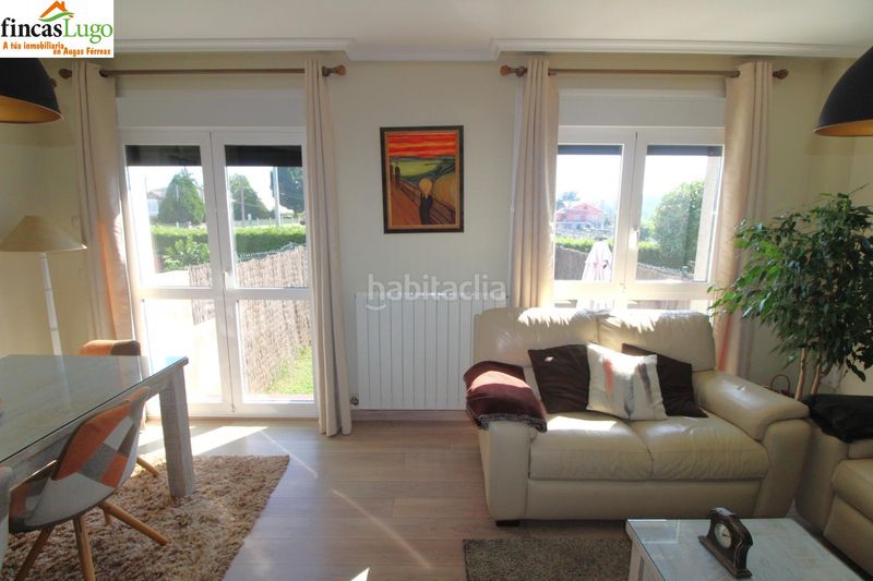 Foto fa5a4a4f-8bc2-447d-8282-dafd2924e61c. Casa con riscaldamento parcheggio piscina in Parroquias del Este Lugo