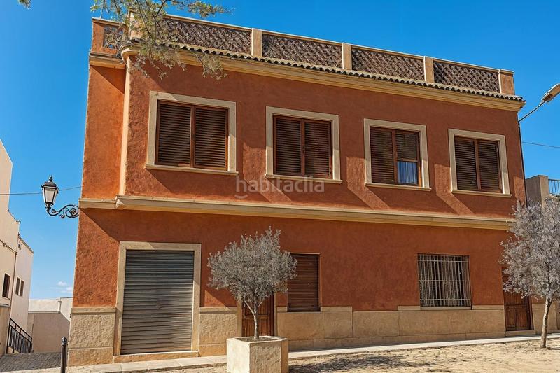 Foto b4c98f2b-3363-4f56-9c0f-c681f47ba296. Maison dans Centro Ciudad Paterna