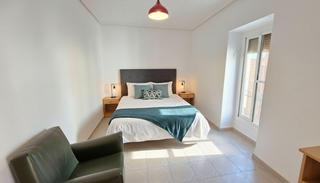 Appartement à Zona la Ermita. 1 sin ascensor reformado y luminoso en calle peatonal cerca del