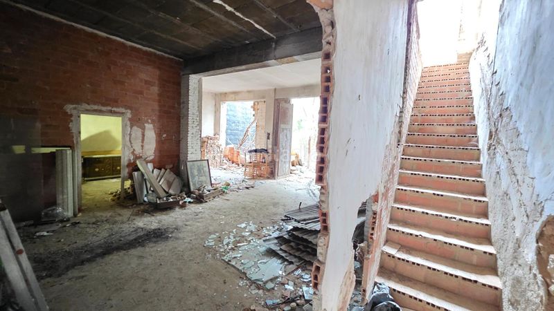 Casa afectada por pai unidad de ejecución pendiente ayuntamiento , sin fecha prevista. no apta para reforma actual en Valencia - Imagen 2