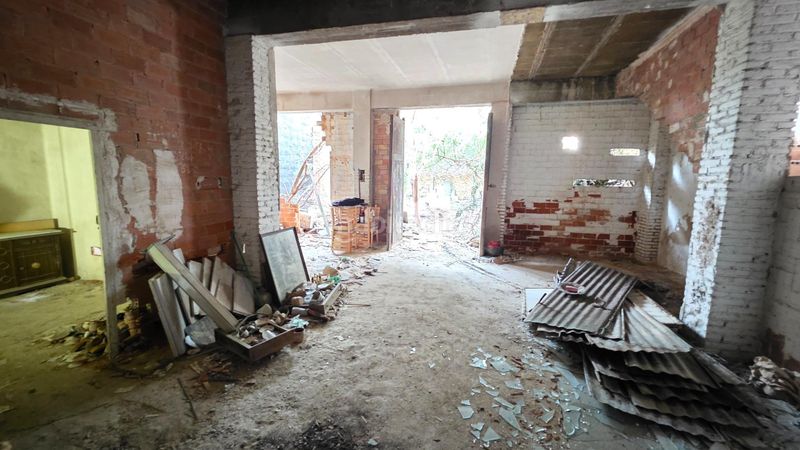 Casa afectada por pai unidad de ejecución pendiente ayuntamiento , sin fecha prevista. no apta para reforma actual en Valencia - Imagen 7