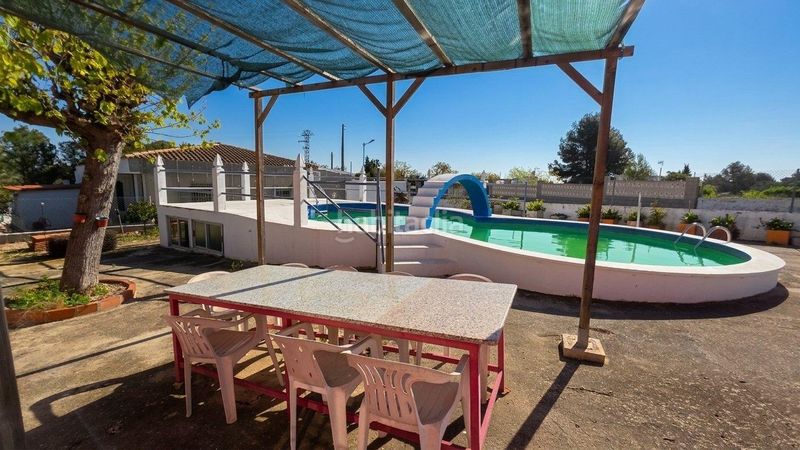 Foto d018609a-757a-404e-ac0d-8c691c8aca23. Xalet amb aparcament piscina a Turís