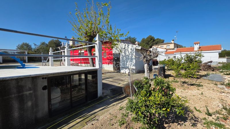 Foto f3d124cc-5c43-490e-8393-3ae06c7dcd8c. Xalet amb aparcament piscina a Turís