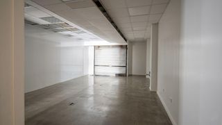 Miete Geschäftsraum in Santa Rita. Amplio bajo comercial de 105m2 con dos accesos y excelente ubica