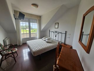 Building in Grove (O). Venta de hostal en sanxenxo a 10 minutos andando de la playa