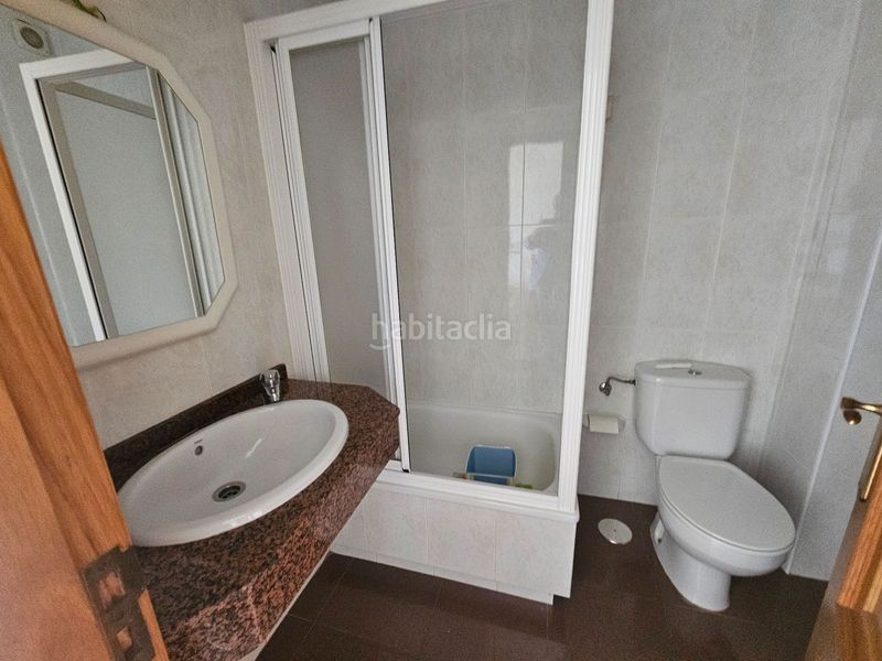 Foto 5e31e254-37b2-406f-b5ca-1a2da6553aad. Edifici a Grove (O)