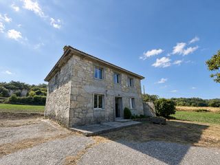Maison à Silleda. Casa de piedra con terreno amplio en silleda