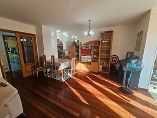 Flat  Río pego. Piso exterior en urbanización con dos plazas de garaje y dos tra