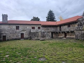 Casa  Salaño pequeno. Pazo histórico en venta en el corazón de galicia