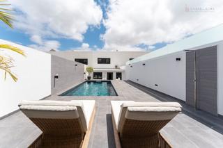 Casa adosada  Calle llanos de ucanca 137. Adosado de 4 habitaciones con piscina privada en las mesas altas