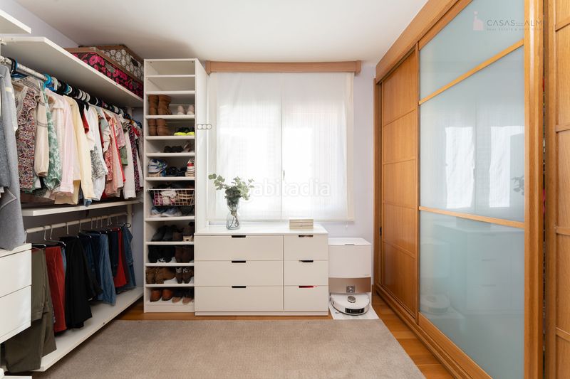 Foto 24dd96d5-1022-4c9a-bdec-06e2ce8f5973. Casa aparellada a calle alejandro dávila león 3 a Telde