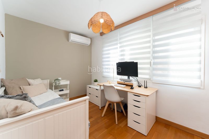 Foto 406582a0-d00d-4c37-aff6-42053a8f49e7. Casa aparellada a calle alejandro dávila león 3 a Telde