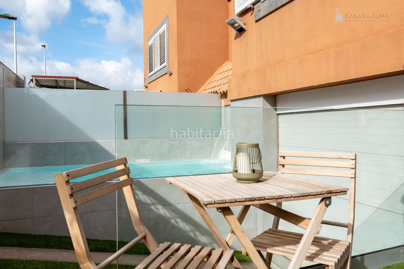 Foto bdb80e10-c025-4032-81b3-a3c223c20d2e. Casa aparellada a calle alejandro dávila león 3 a Telde