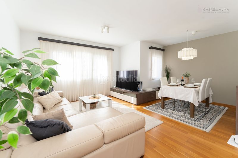 Foto bfebb248-3c9d-4928-907c-2077b92c149c. Casa aparellada a calle alejandro dávila león 3 a Telde