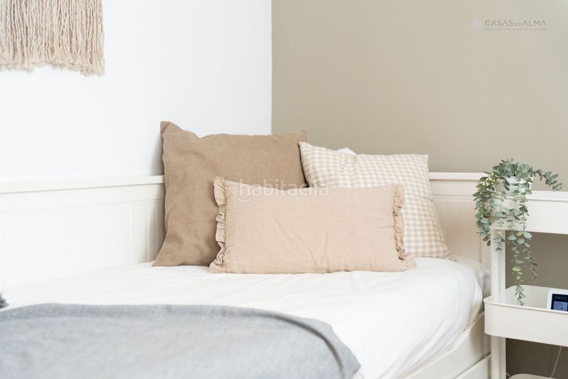 Foto c2b0b2d5-b195-498b-bced-8171e4c6cb44. Casa aparellada a calle alejandro dávila león 3 a Telde