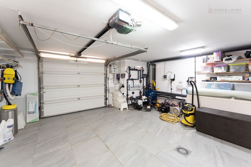 Foto c872d15c-df7a-46f1-8ae7-63ffe2a13699. Casa aparellada a calle alejandro dávila león 3 a Telde