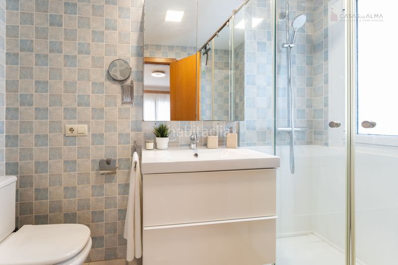 Foto e708361f-270f-4bab-97a8-e883ded086dd. Casa aparellada a calle alejandro dávila león 3 a Telde