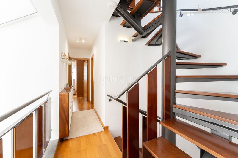 Foto f075242c-eee5-44e1-ad95-af6de8c35be5. Casa aparellada a calle alejandro dávila león 3 a Telde