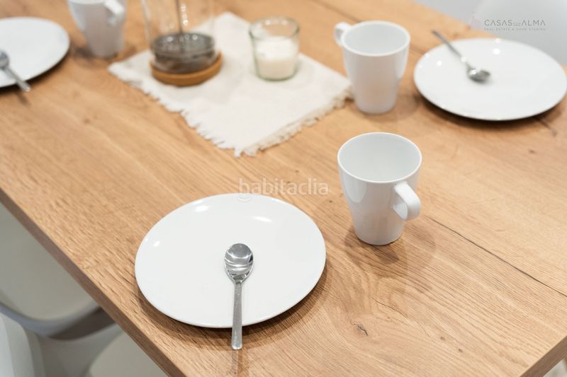 Foto fd5f01ef-ef27-4e30-ba37-c95b8fbf25a3. Casa aparellada a calle alejandro dávila león 3 a Telde