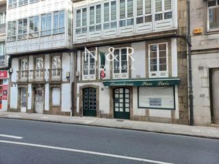 Lloguer Local Comercial  Rosalia de castro. Local comercial con salida de humos en alquiler en campus sur av