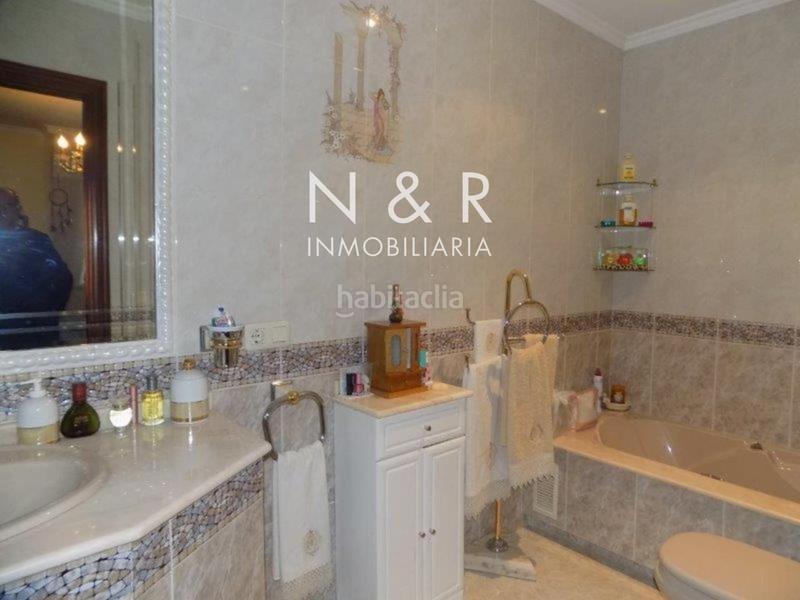 Foto aab6d5e8-93dc-43fd-8ae7-23924fd6f0fb. Casa  con jardín en venta en O Milladoiro calle magdalane en Ames