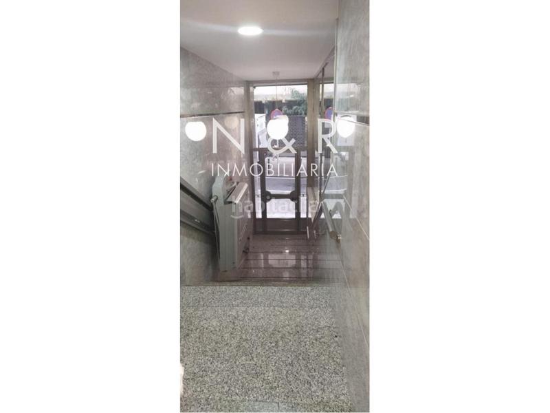 Foto ba7aecea-e220-4e06-8ee5-02839ec2c3fd. Rent office space in Ensanche - Sar Santiago de Compostela