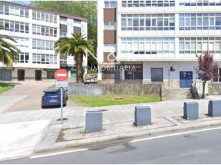 Location Local commercial  Castelao. Local en alquiler en campus nortesan caetano