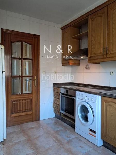 Foto dbbd8cb1-e73c-4f06-a04c-d47b02ac408a. Etagenwohnung mit heizung parking in Concheiros - Fontiñas Santiago de Compostela