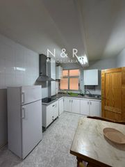 Lloguer Pis  Calzada carme abaixo. Se alquila piso para estudiantes  rúa calzada carme de abaixo