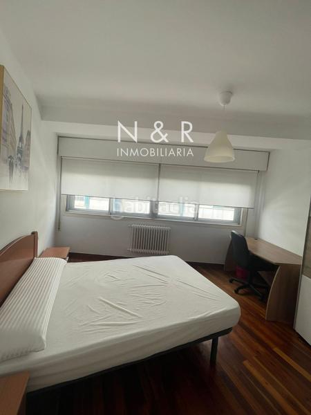 Foto a7bed12d-7753-4c6c-82bb-a22479c8f82d. Alquiler ático se alquila piso en rua frei rosendo salvado ensanche en Santiago de Compostela