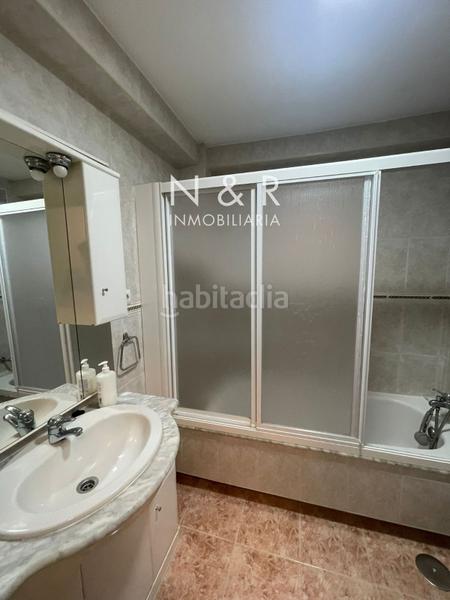 Foto ccb984d1-f2ff-4414-a35c-7a43fa120fc3. Alquiler ático se alquila piso en rua frei rosendo salvado ensanche en Santiago de Compostela