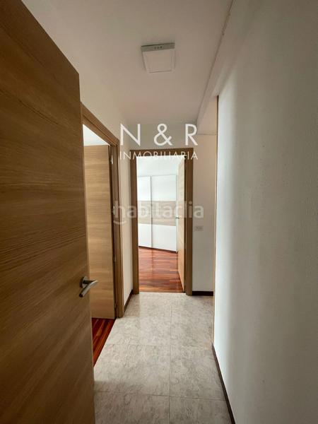Foto e19a2798-30bb-40fc-87df-67e567b2be6b. Alquiler ático se alquila piso en rua frei rosendo salvado ensanche en Santiago de Compostela