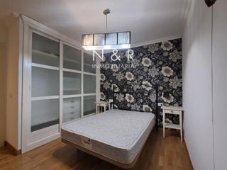 Location Appartement  Xeneral pardiñas. Se alquila piso en rua general pardiñas  ensanche