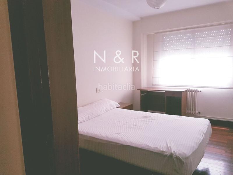 Foto 47df0b34-6dc5-4c4f-ba25-d9fa05bcdb19. Alquiler piso se alquila en piso en rua da rosa ensanche en Santiago de Compostela