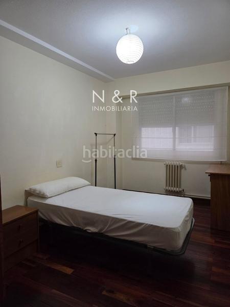 Foto 6c7148a0-c4ff-4598-8f61-08b0e93a6dc1. Alquiler piso se alquila en piso en rua da rosa ensanche en Santiago de Compostela