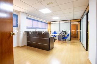 Bureau  Maisonnave. Oficina en venta en av. maisonnave, 176 m2.