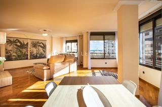 Location Appartement à Calle eusebio sempere 6. Inmejorable y cálida vivienda en el centro de alicante.
