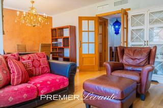 Location Appartement  Pintor xavier soler 24. Amplio y moderno piso con terraza y piscina en la gran vía de al