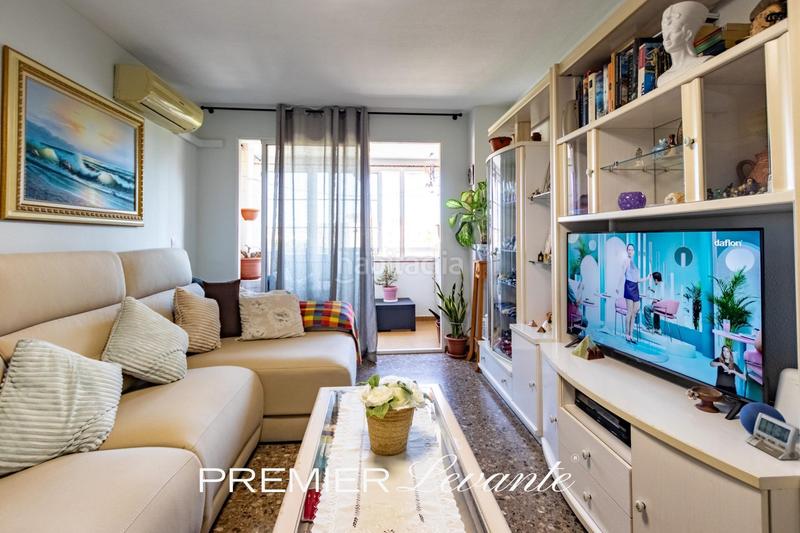 Foto 6822a054-5d23-4582-9ee4-053ab045dd7c. Piso moderno piso con piscina y terraza en Garbinet - Parque de las Avenidas Alicante