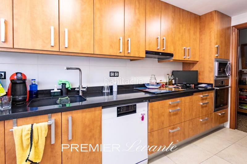 Foto e7c1ea5c-5de7-40e2-ba75-9463327c31d0. Piso moderno piso con piscina y terraza en Garbinet - Parque de las Avenidas Alicante