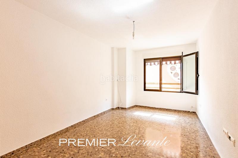 Foto 2da5e6a1-bfc5-4645-afd0-f7421bd157d1. Alquiler piso espléndido piso en el corazón en Ensanche-Diputación Alicante
